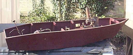 Boat with Stuart 10V and centre-flue boiler