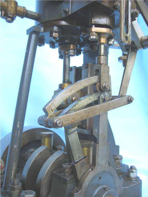 2 x 2 vertical engine with reversing gear