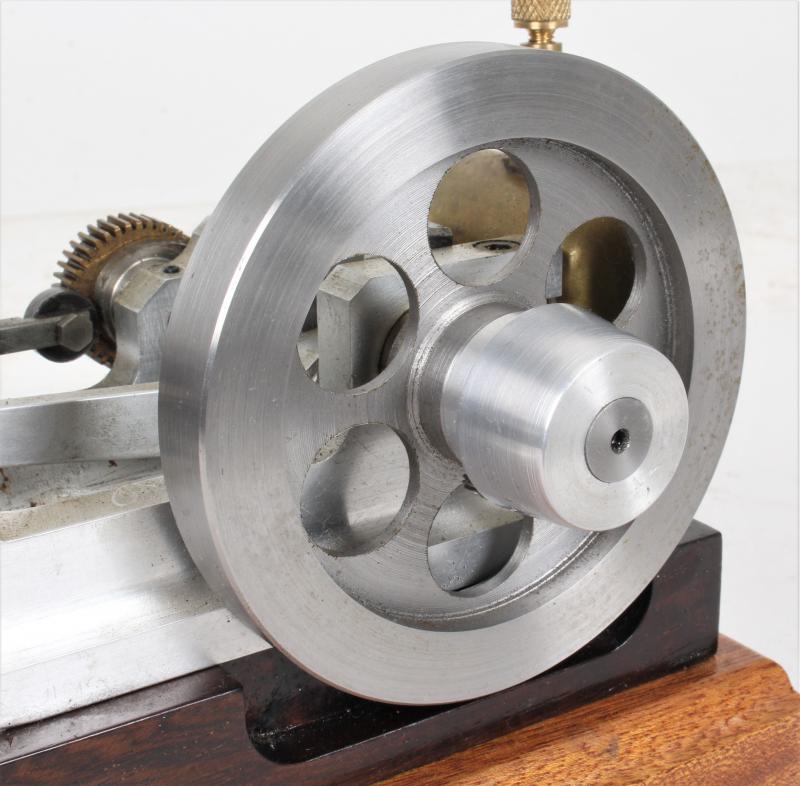 Small model open crank IOE engine