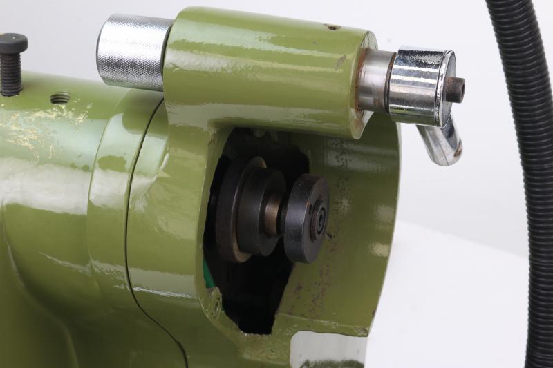 Universal tool & cutter grinder