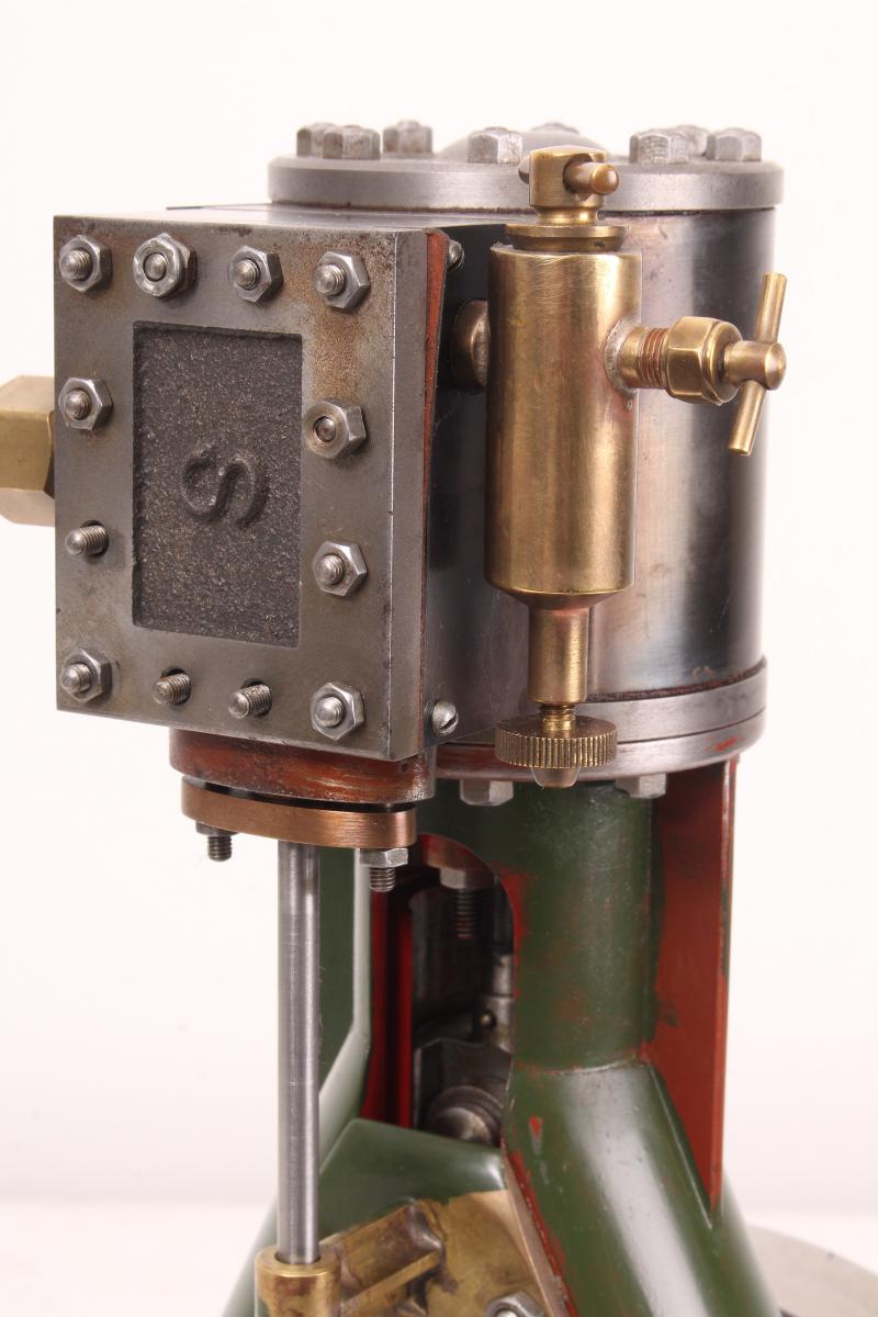 Large single cylinder vertical steam engine