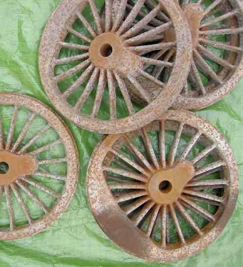 Four 7 1/4 inch gauge driving wheels