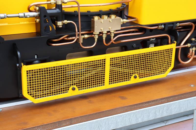 7 1/4 inch gauge vertical boiler locomotive with tender