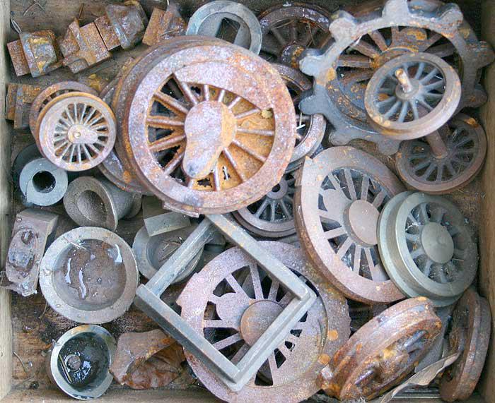 Three hundredweight assorted castings