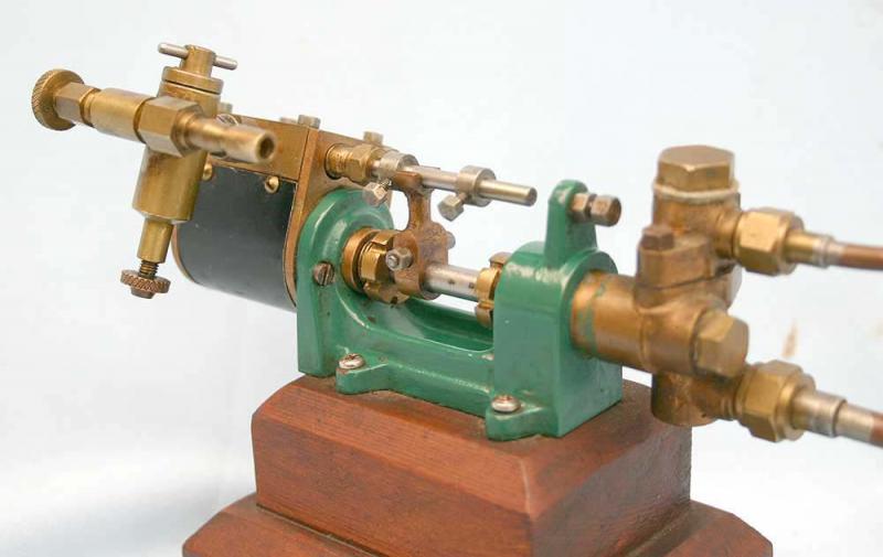 Stuart steam pump with lubricator