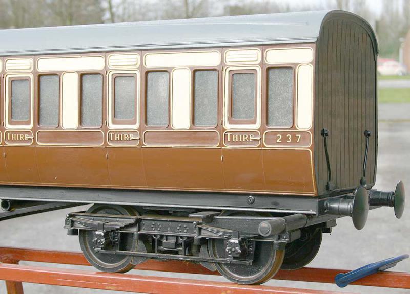 Aristocraft GWR coach with hydraulic brakes
