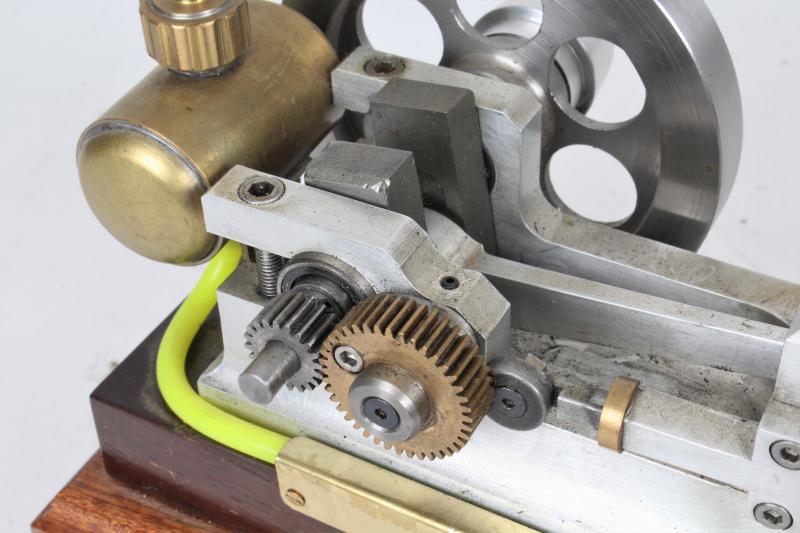 Small model open crank IOE engine
