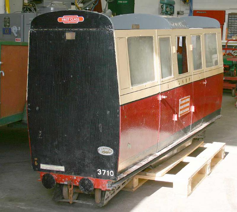 7 1/4 inch gauge Cromar White coach