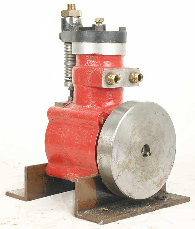 Vertical uniflow steam engine