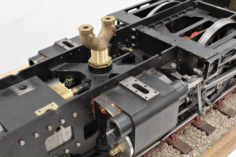 5 inch gauge LMS "Duchess" chassis with tender