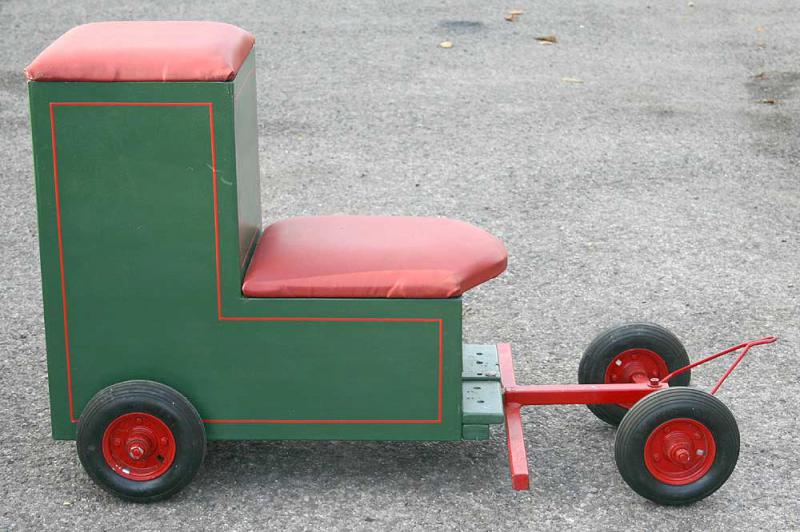 Traction engine riding trolley