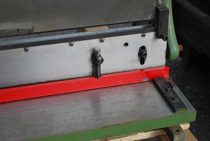 Axminster Power Tools metal folding machine