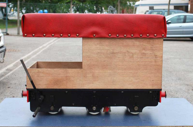 5 inch gauge ground level driving truck (red seat, 4 wheels)