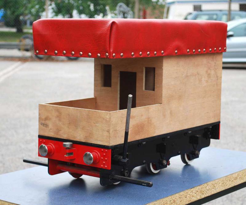 5 inch gauge ground level driving truck (red seat, 4 wheels)