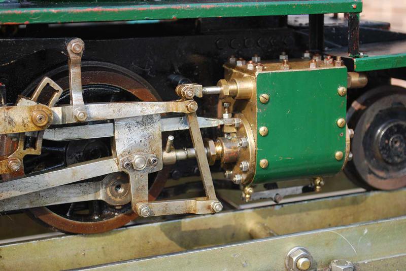 5 inch gauge Rail Motor with bogie tender