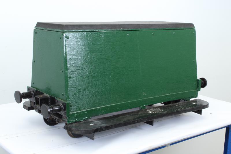 7 1/4 inch gauge battery-electric 0-4-0 with driving truck