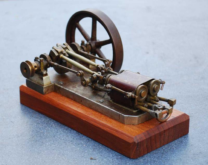 Small twin cylinder stationary engine