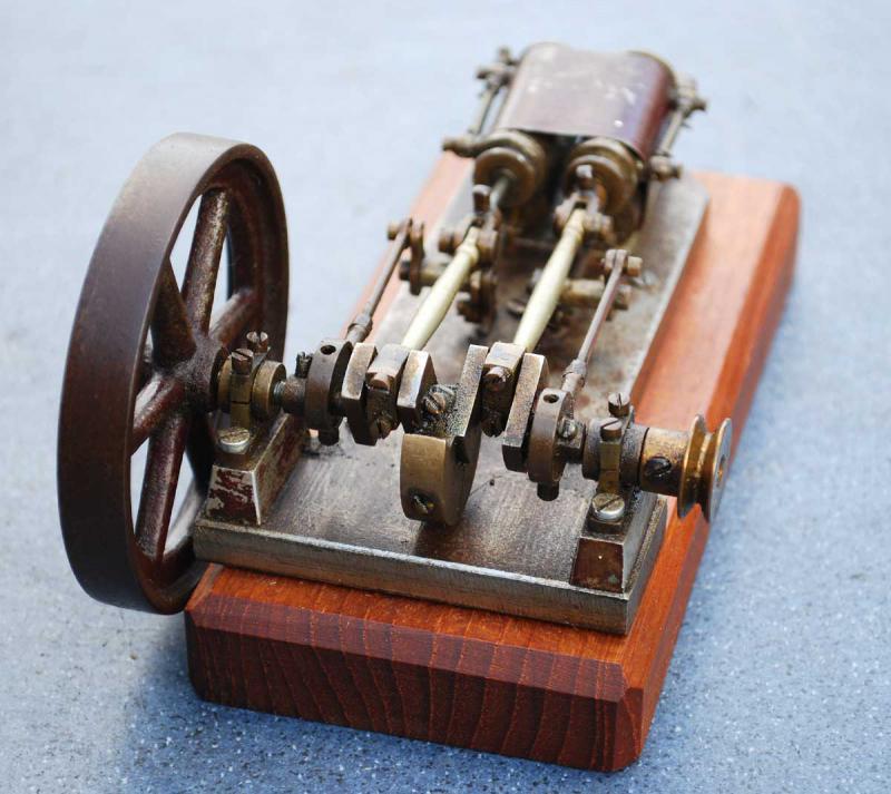 Small twin cylinder stationary engine