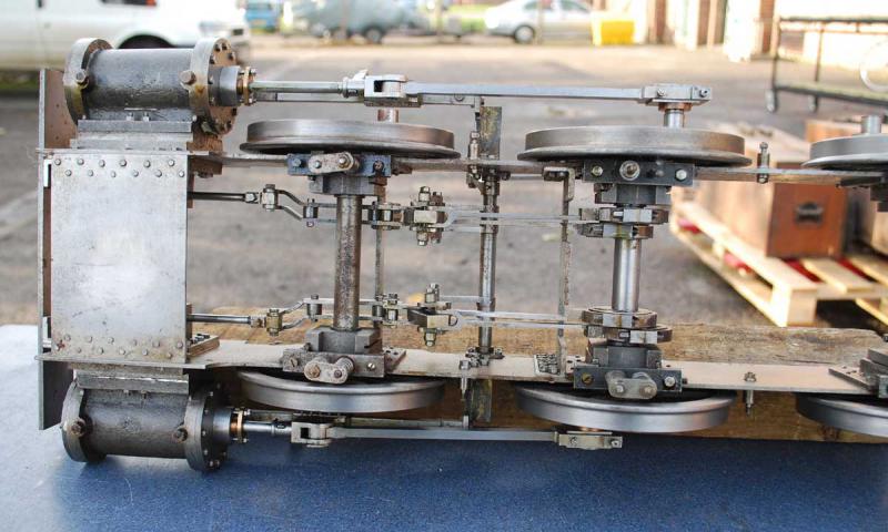 5 inch gauge chassis with unusual valve drive