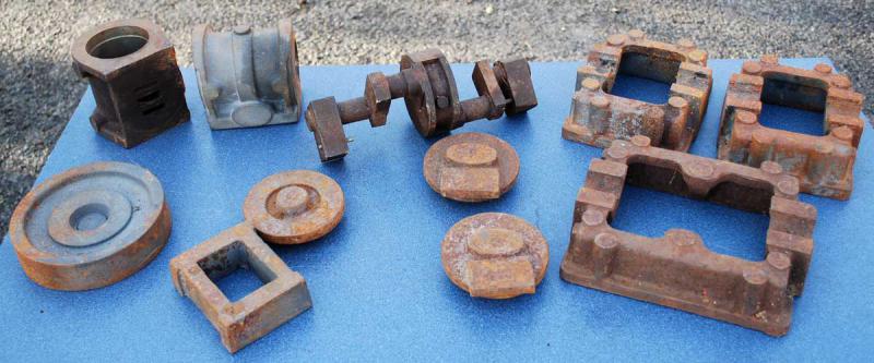 Quantity small vertical engine castings