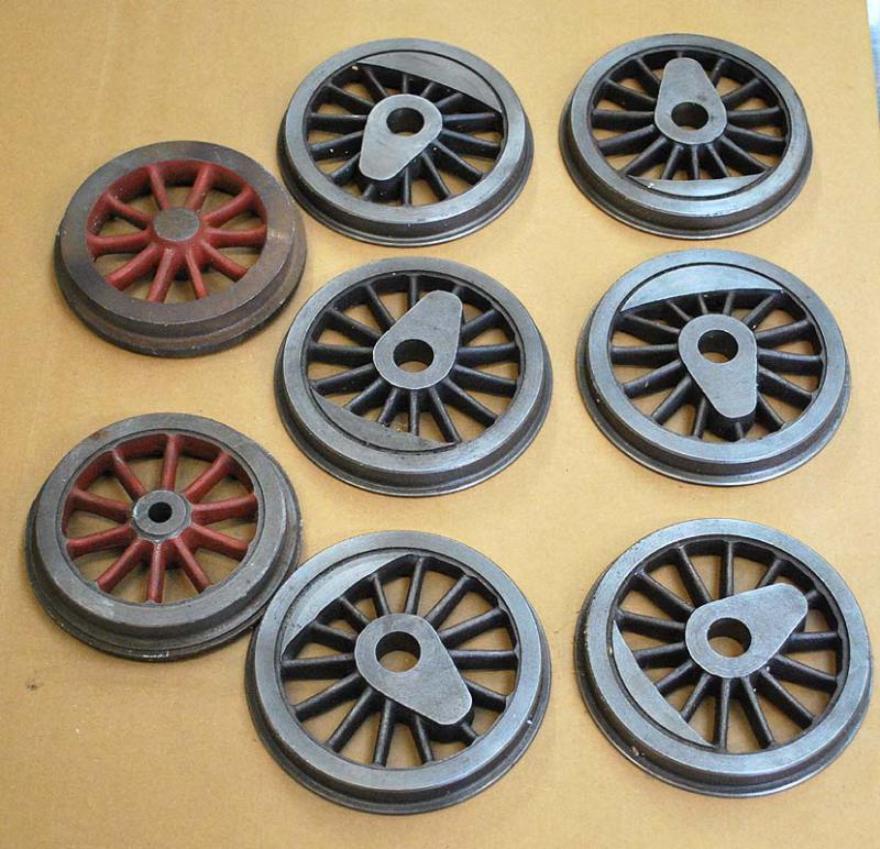 Six machined driving wheels + 2