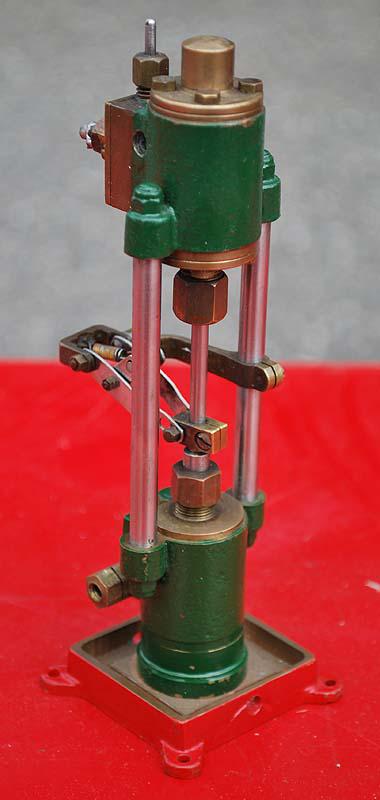 Small vertical steam pump