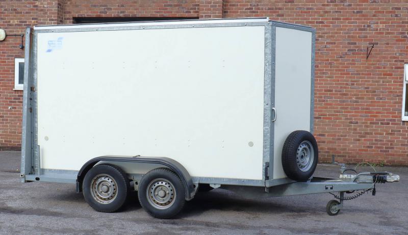 Ifor Williams BV105 twin axle box van trailer