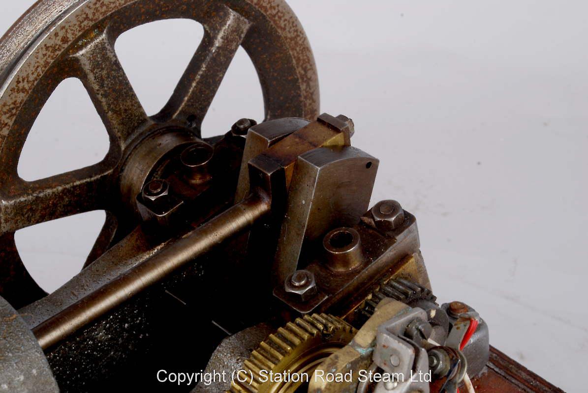 Old open crank IC engine