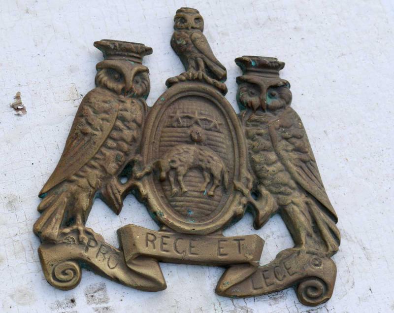 Reproduction Fowler crest