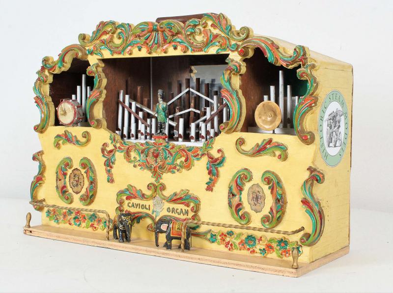 Model fairground organ