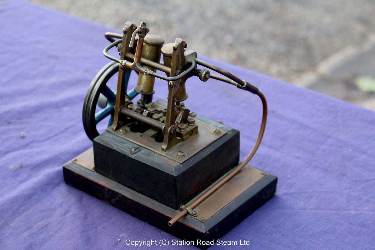 Old twin cylinder oscillating engine