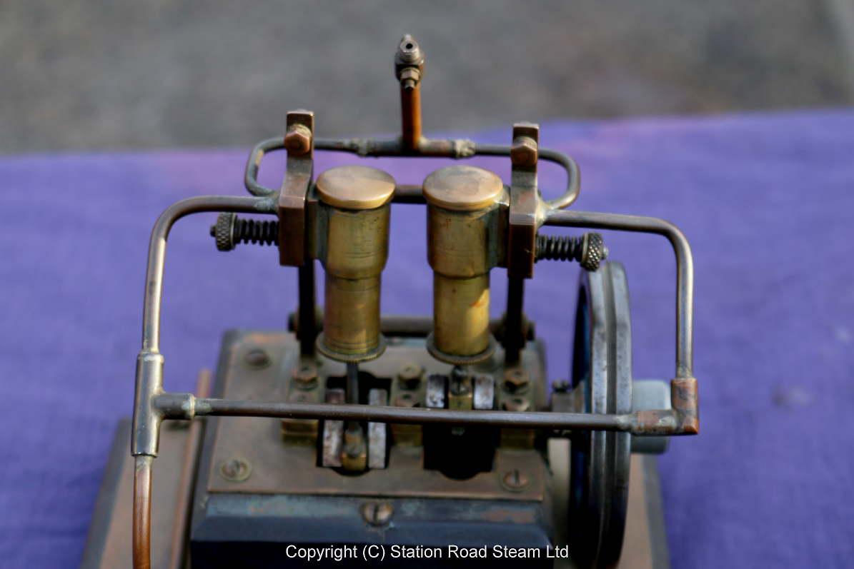 Old twin cylinder oscillating engine