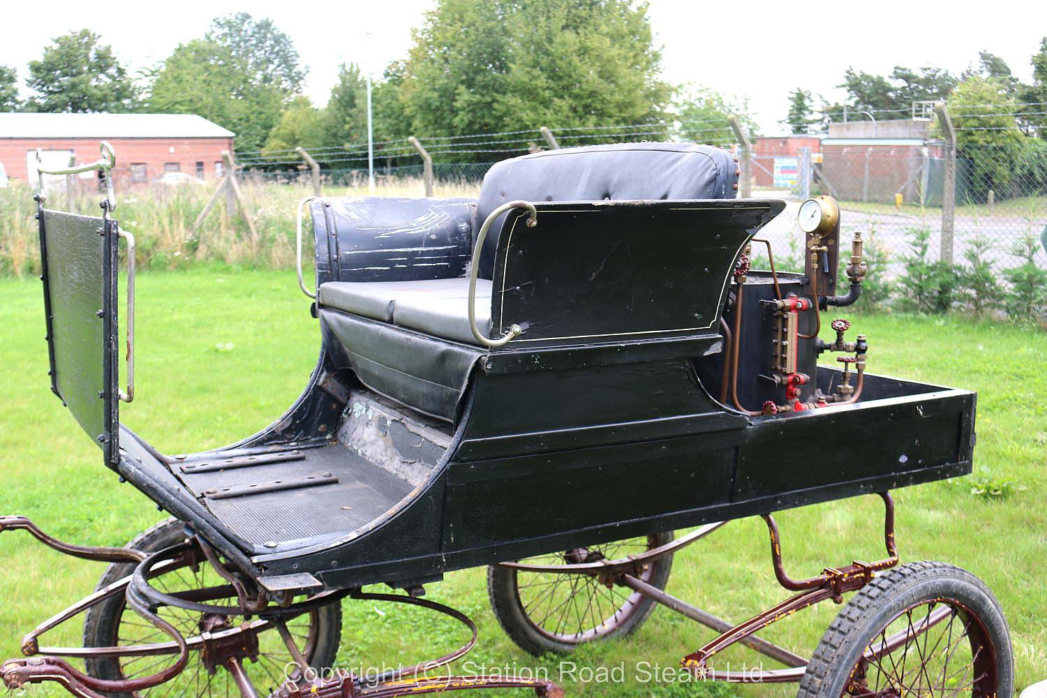 Steam car with Locomobile engine