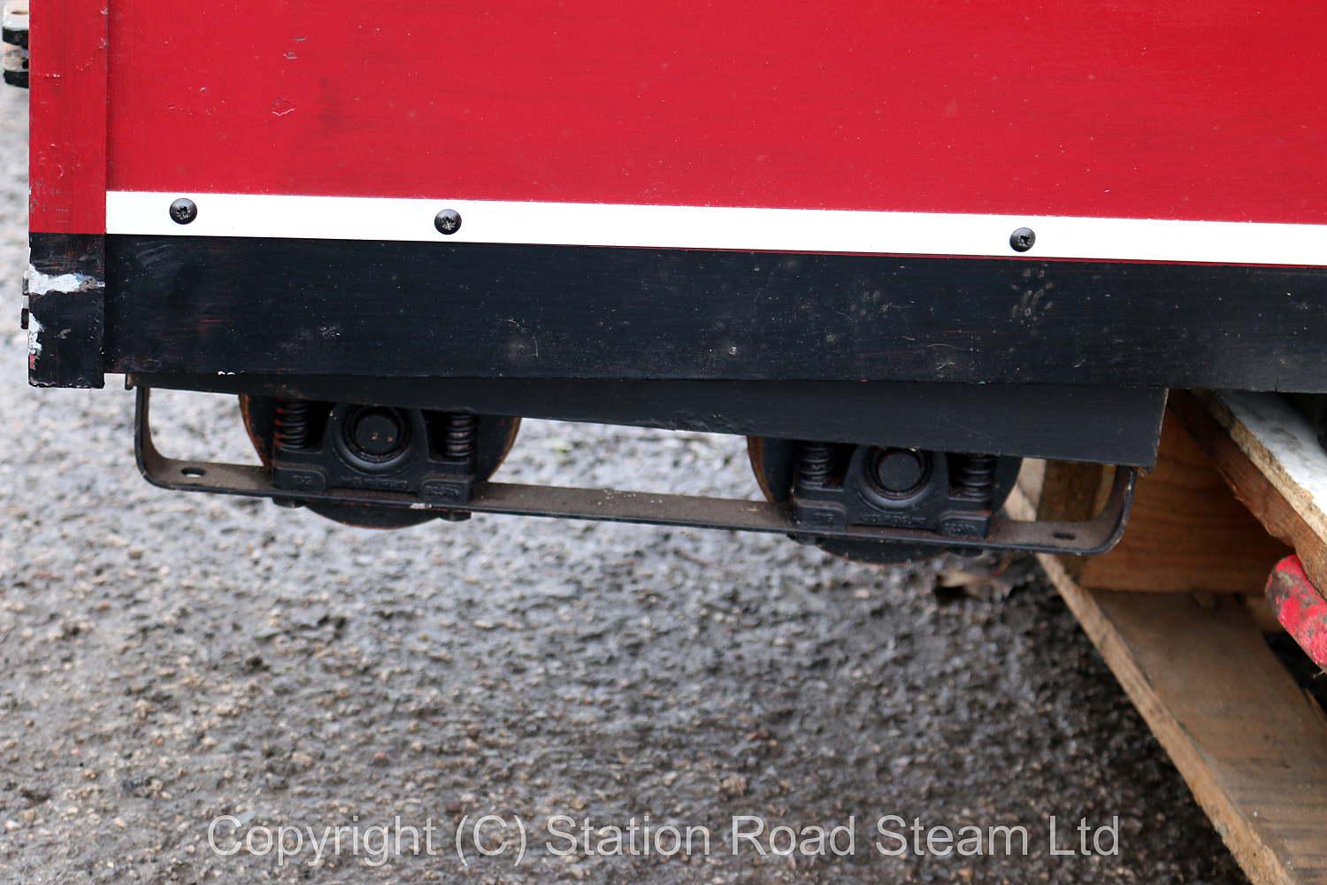 7 1/4 inch gauge bogie covered coach