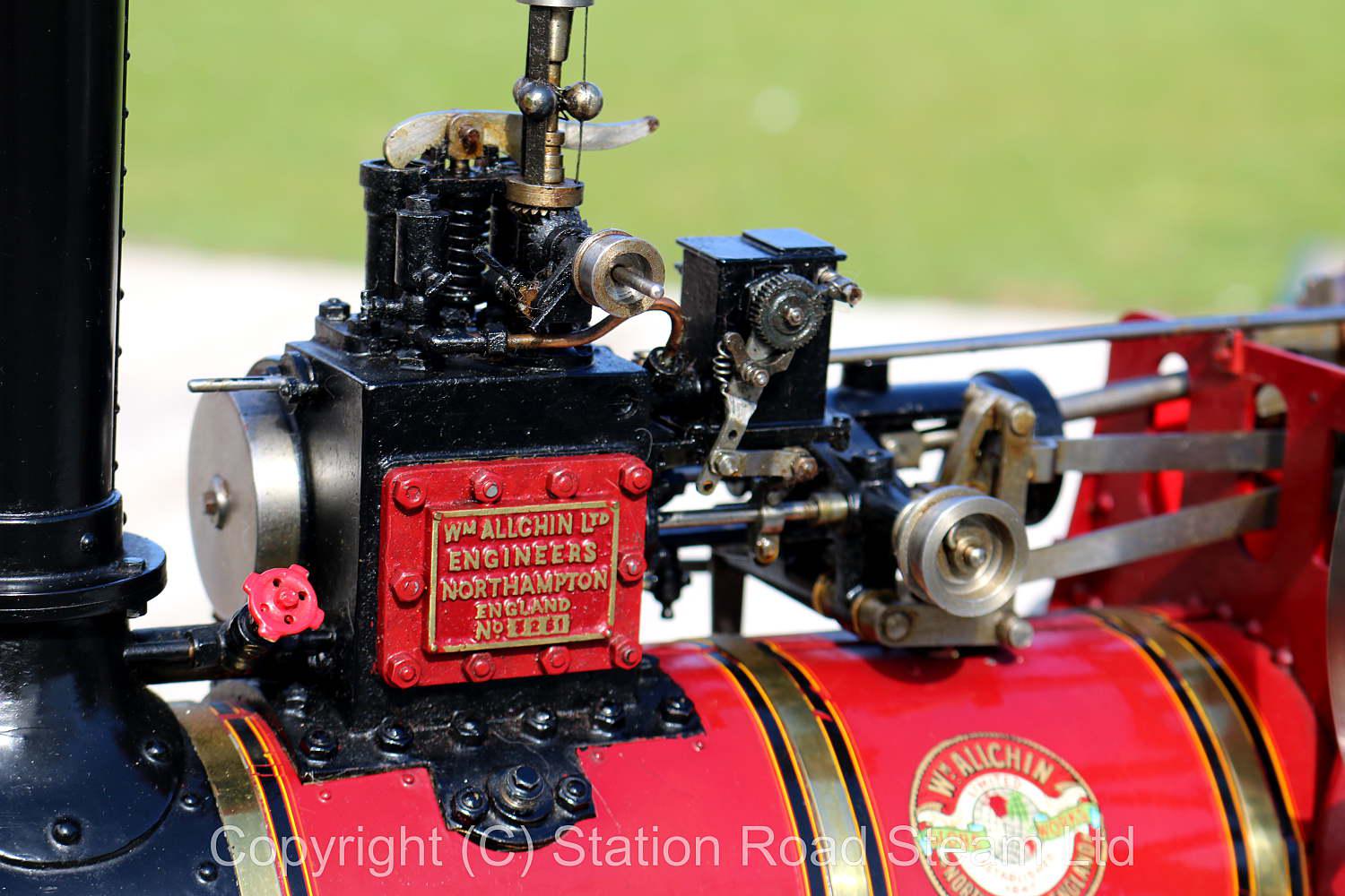 1 1/2 inch scale Allchin traction engine with glass case