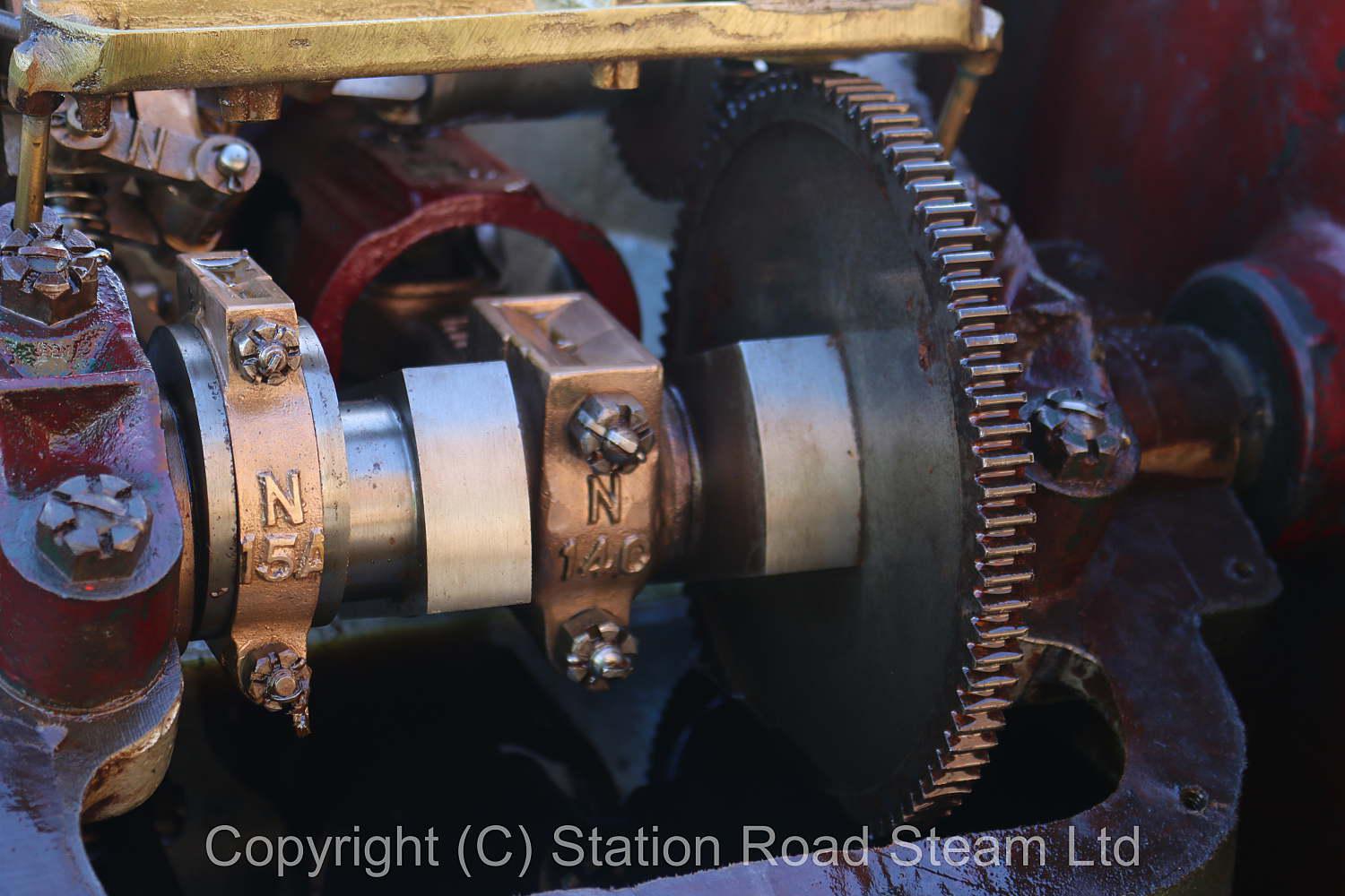 Horizontal enclosed crank steam engine with governor