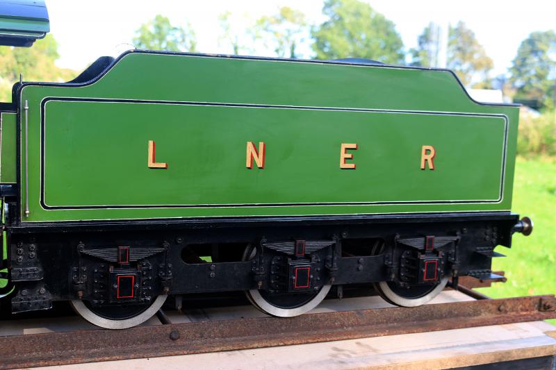 7 1/4 inch gauge LNER V2 2-6-2