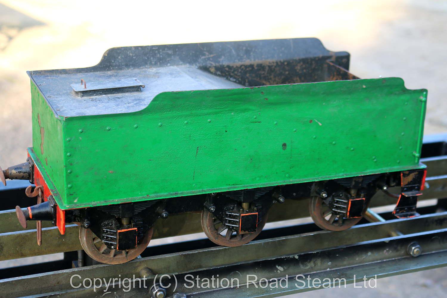 3 1/2 inch gauge GWR 0-6-0 tender locomotive 