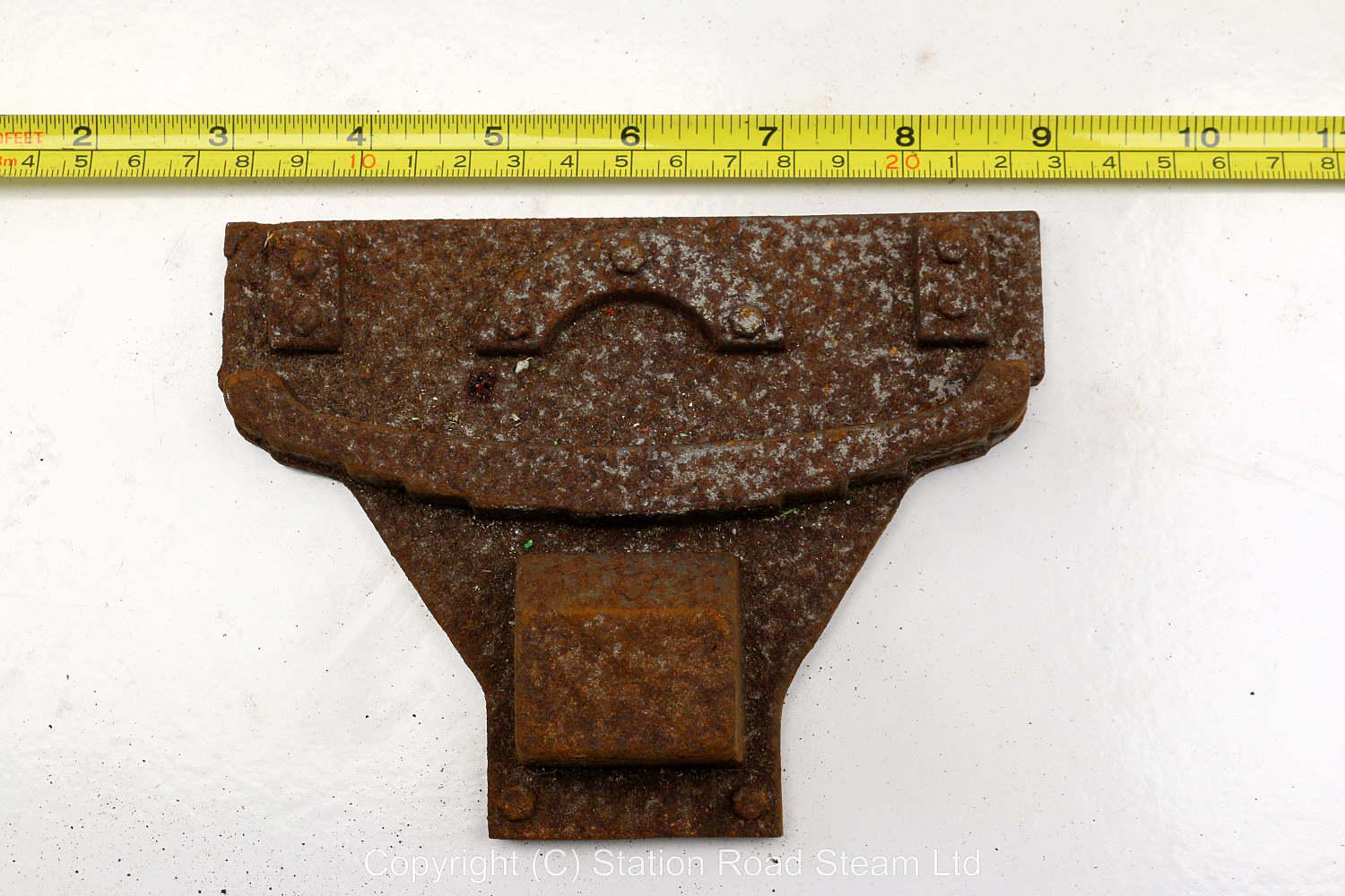 Eight 7 1/4 inch gauge axlebox pillar castings