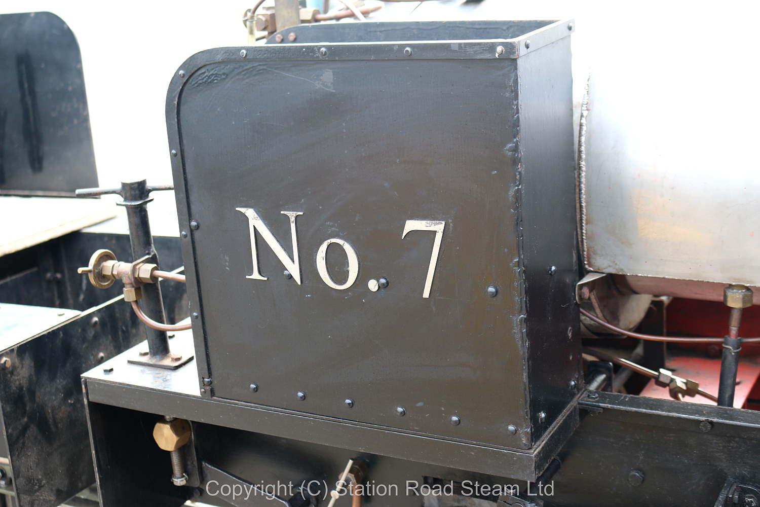 7 1/4 inch narrow gauge KLR No.7 0-4-0 + tender