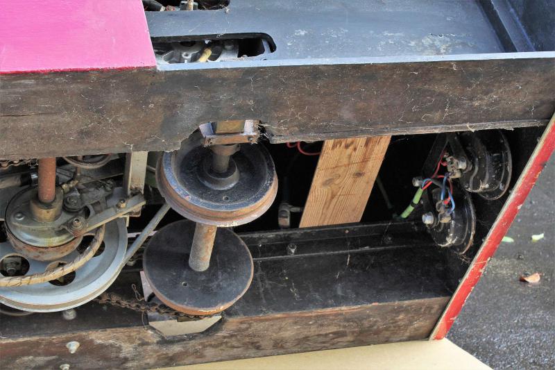 7 1/4 inch narrow gauge sit-in battery-electric shunter
