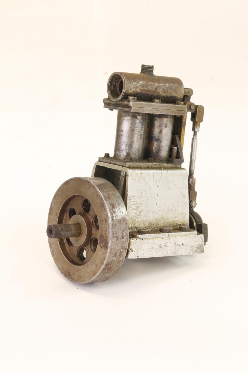 Small scratch-built twin cylinder engine