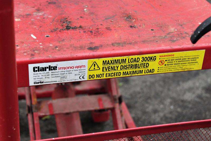 Clarke 300Kg hydraulic lift bench