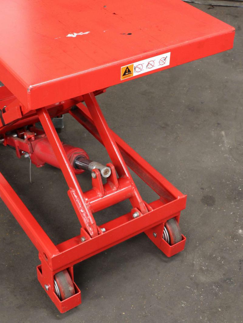 Clarke 300Kg hydraulic lifting table