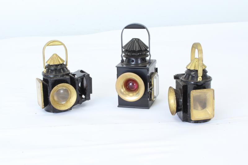 Traction engine lamps