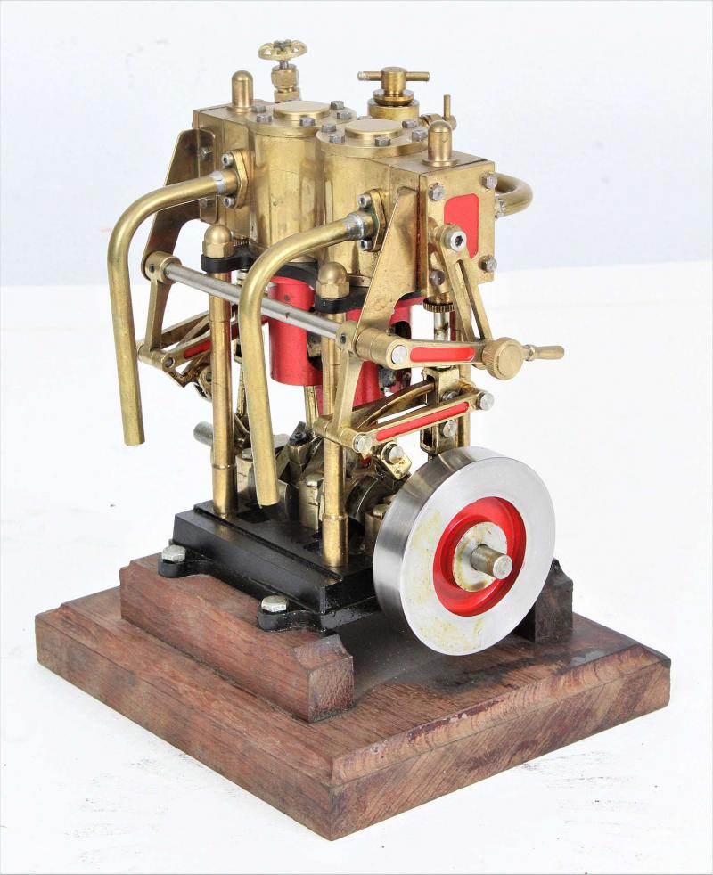 Vertical engine with Stephenson's reversing gear