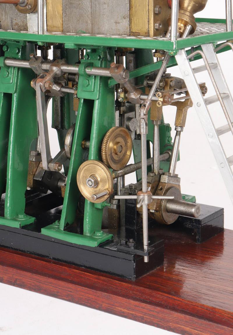 Triple expansion engine with Stephensons reversing gear