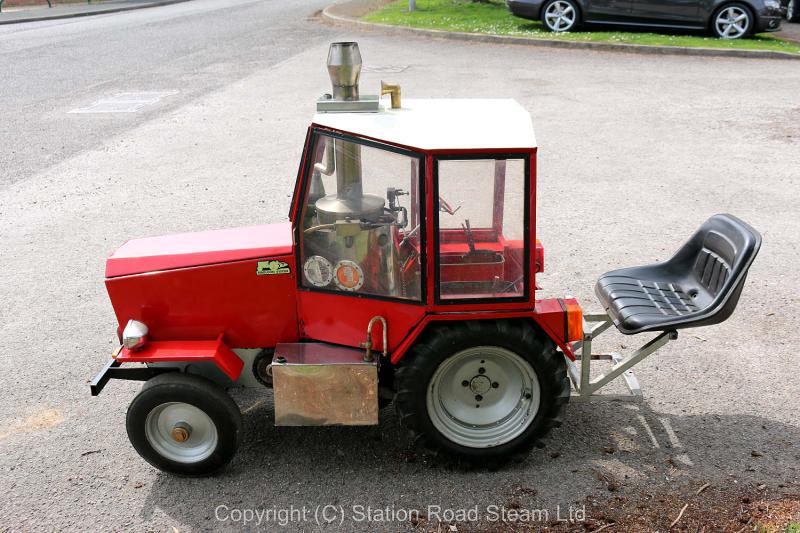 4 inch scale "Caradoc" steam tractor
