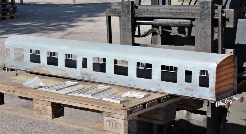 5 inch gauge BR Mk1 steel coach body and castings