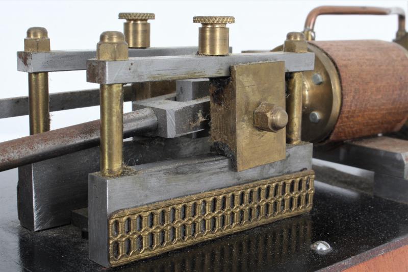 Tandem mill engine